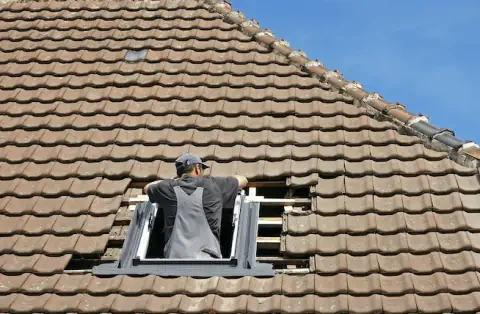 Pose de velux - Saint-Étienne-de-Fontbellon